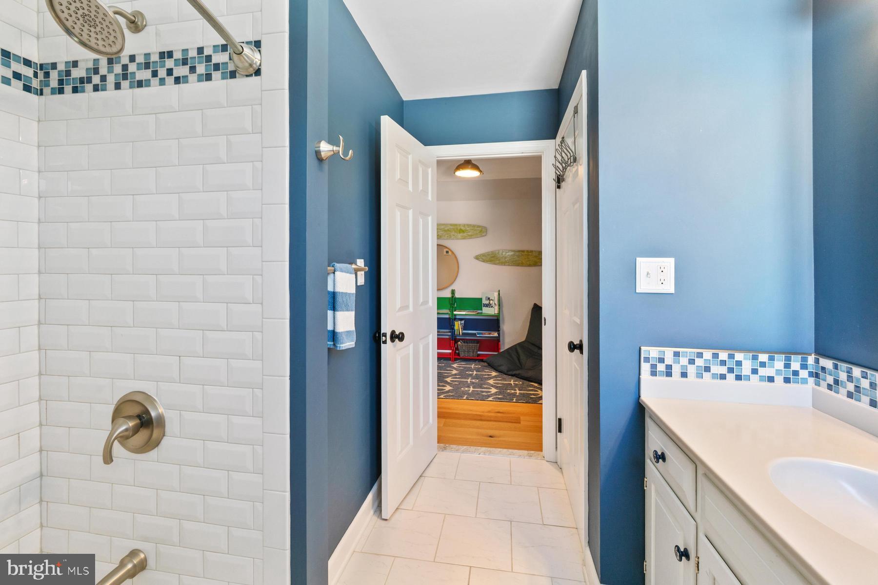 25500 Chance Farm Road St. Michaels, MD 21663 - Photo 27 of 43 a bathroom with a tub and shower