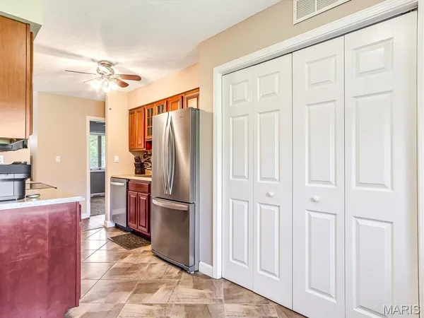 $274,000 | 336 East Lake Drive, Edwardsville, IL 62025