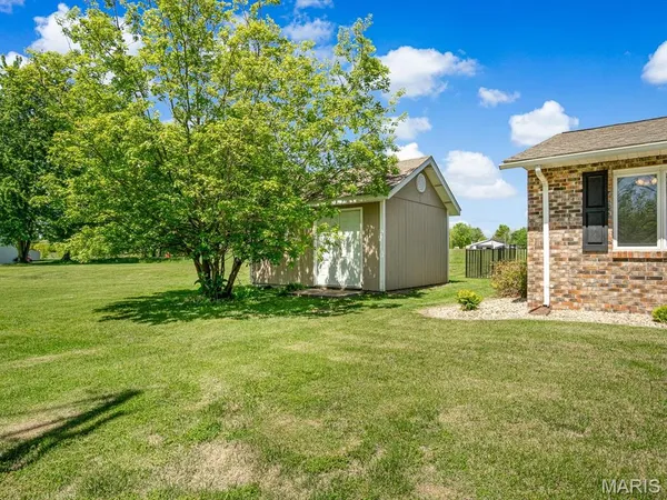 $274,000 | 336 East Lake Drive, Edwardsville, IL 62025