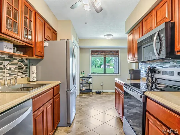 $274,000 | 336 East Lake Drive, Edwardsville, IL 62025