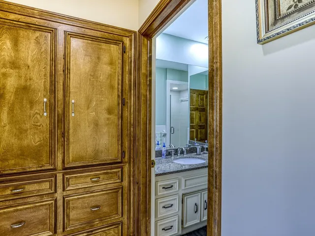 $249,900 | 8621 Basswood Road, Unit 33, Eden Prairie, MN 55344