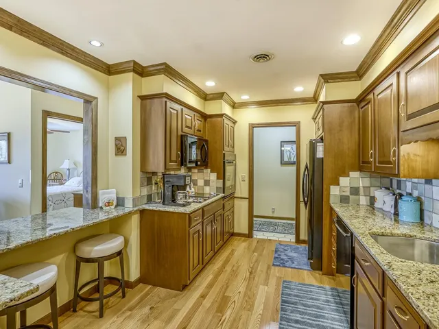 $249,900 | 8621 Basswood Road, Unit 33, Eden Prairie, MN 55344