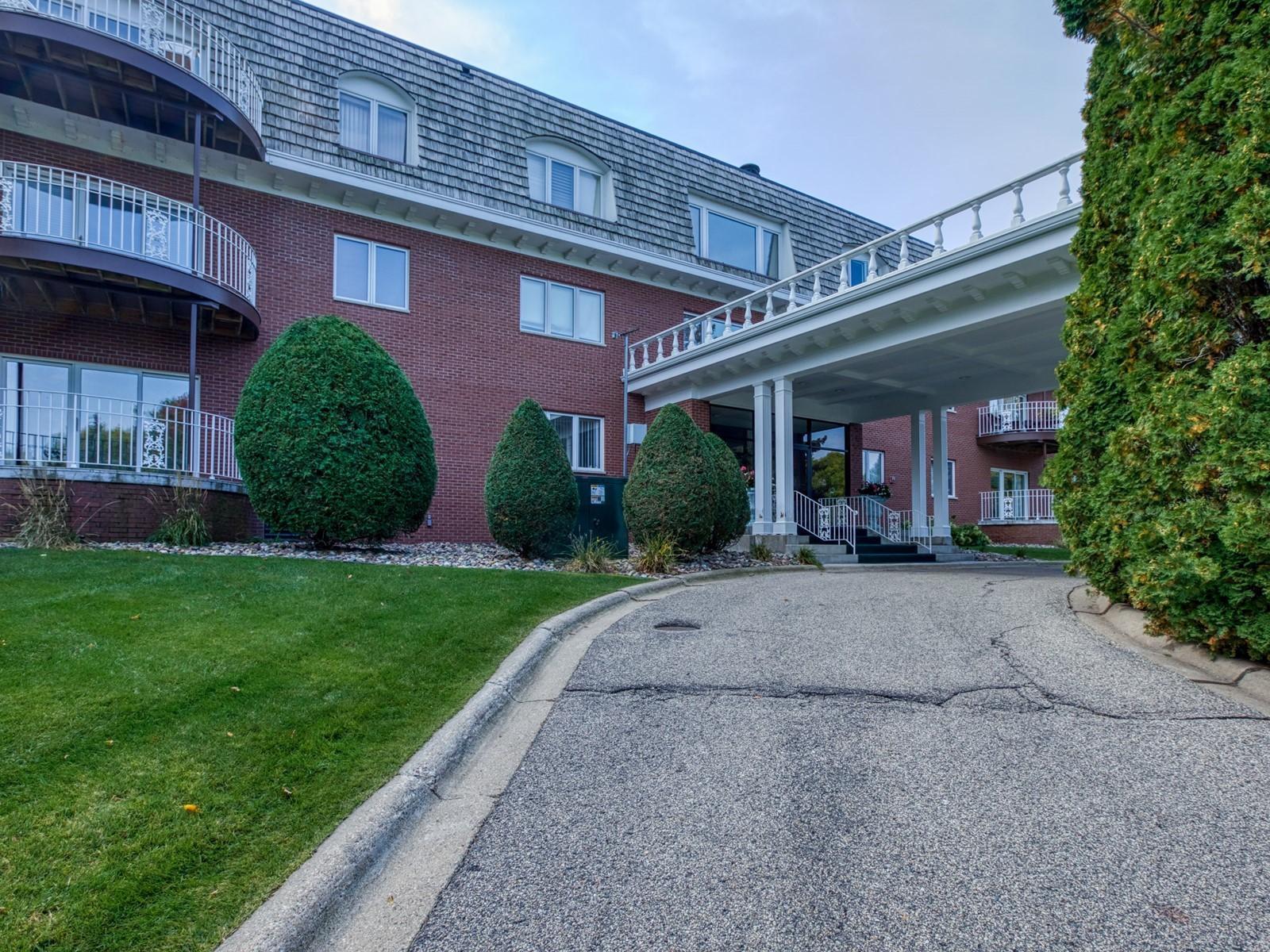 8621 Basswood Road, Unit 33 Eden Prairie, MN 55344 - Photo 31 of 41