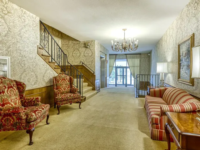 $249,900 | 8621 Basswood Road, Unit 33, Eden Prairie, MN 55344