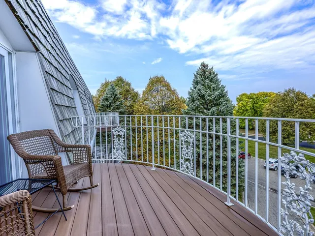 $249,900 | 8621 Basswood Road, Unit 33, Eden Prairie, MN 55344