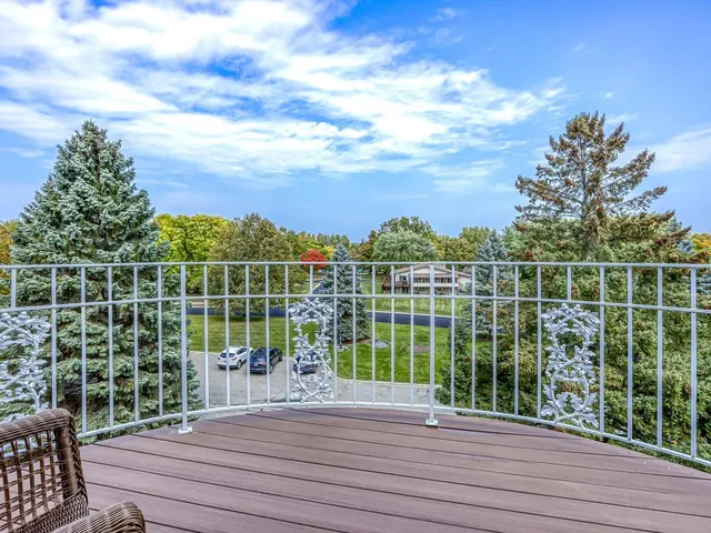 $249,900 | 8621 Basswood Road, Unit 33, Eden Prairie, MN 55344