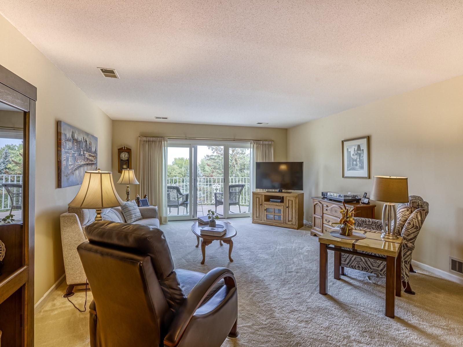 8621 Basswood Road, Unit 33 Eden Prairie, MN 55344 - Photo 9 of 41