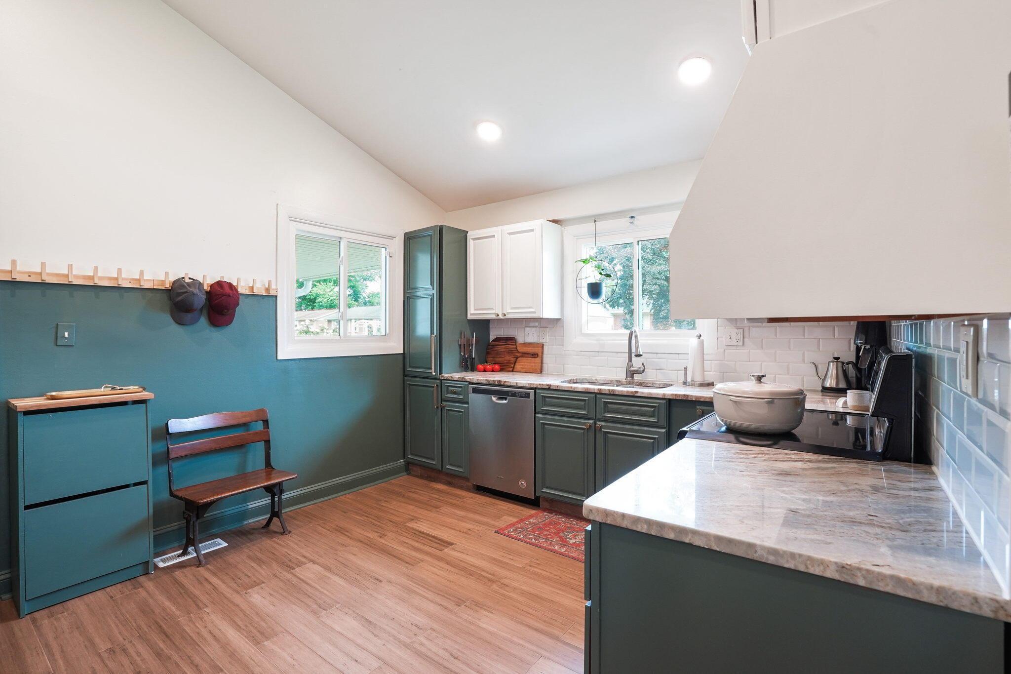 4755 Glendon Road Columbus, OH 43229 - Photo 13 of 40 Granite Countertop