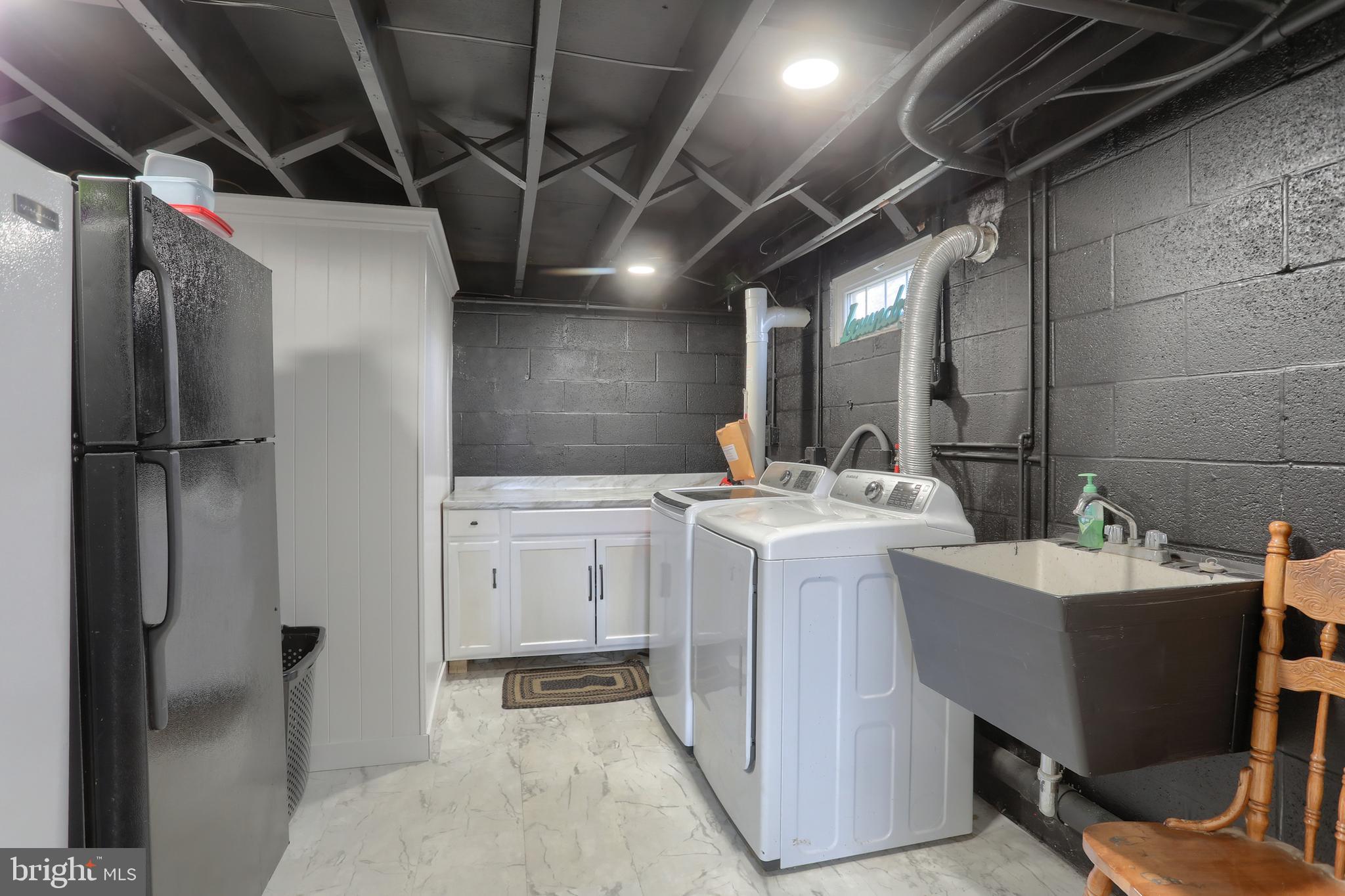 3032 Tunnel Hill Road Lebanon, PA 17046 - Photo 30 of 52 a utility room with dryer and washer