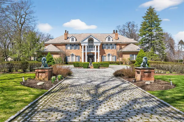 $5,700,000 | 195 Feeks Lane, Locust Valley, NY 11560