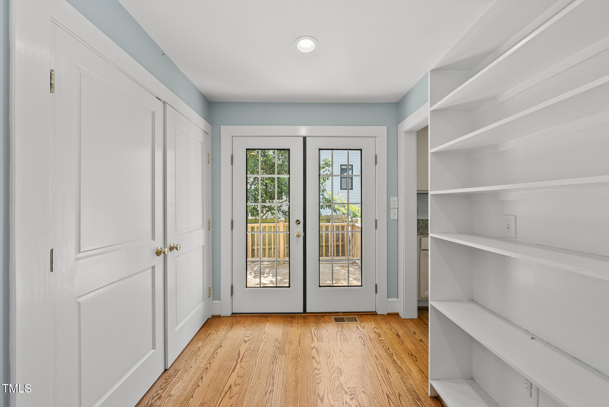 1812 Hilton Street Raleigh, NC 27608 - Photo 9 of 31 DSC00901