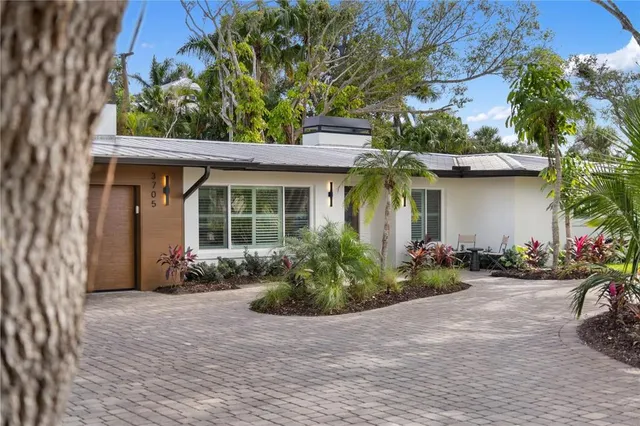 $2,190,000 | 3705 Tangier Terrace, Sarasota, FL 34239