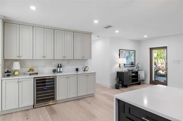 $2,190,000 | 3705 Tangier Terrace, Sarasota, FL 34239