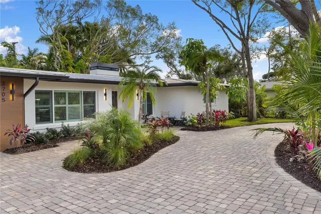 $2,190,000 | 3705 Tangier Terrace, Sarasota, FL 34239