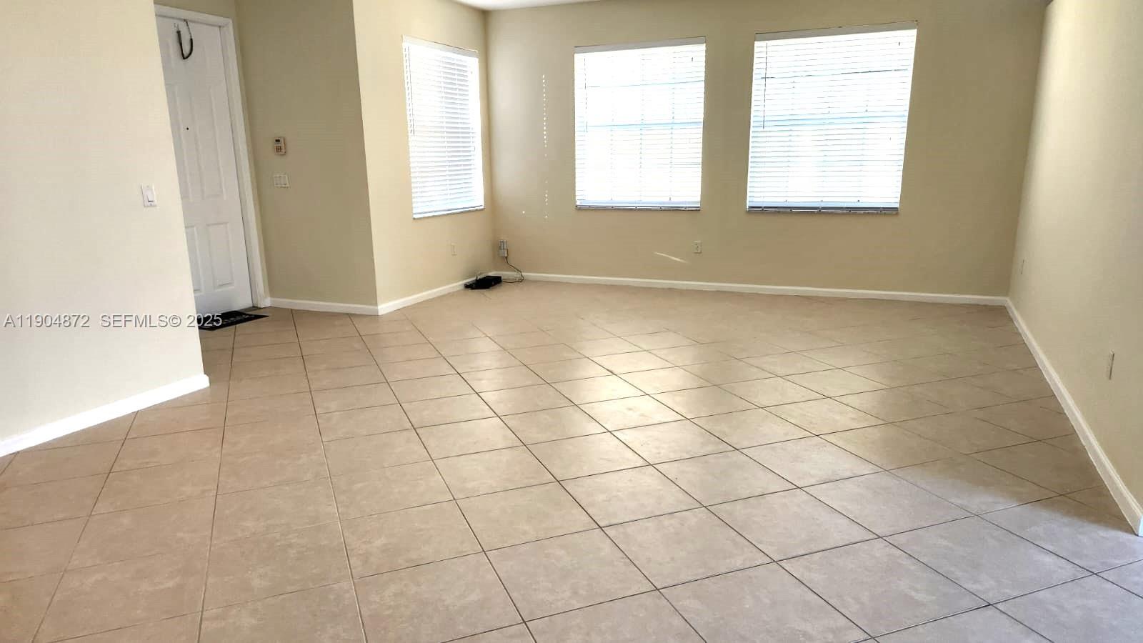 9042 Dupont Place Wellington, FL 33414 - Photo 3 of 43