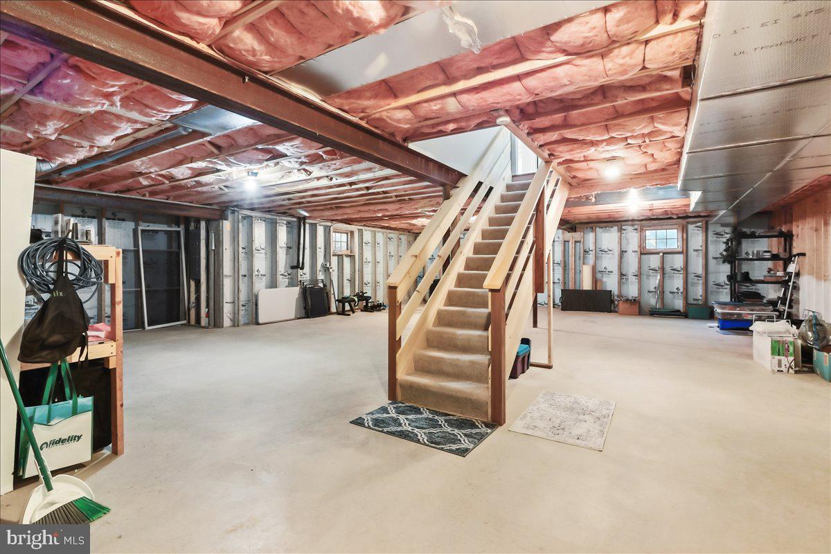 9 Parkside Drive Elverson, PA 19520 - Photo 24 of 33 a view of entryway