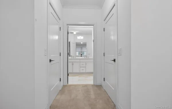 $1,150,000 | 31201 Spruce Pond Circle, Plainview, NY 11803