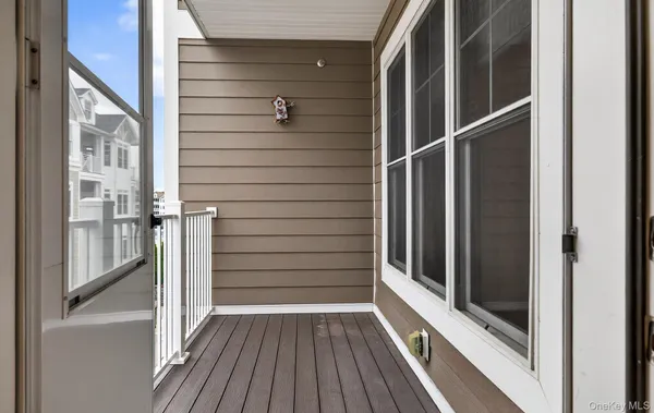 $1,150,000 | 31201 Spruce Pond Circle, Plainview, NY 11803