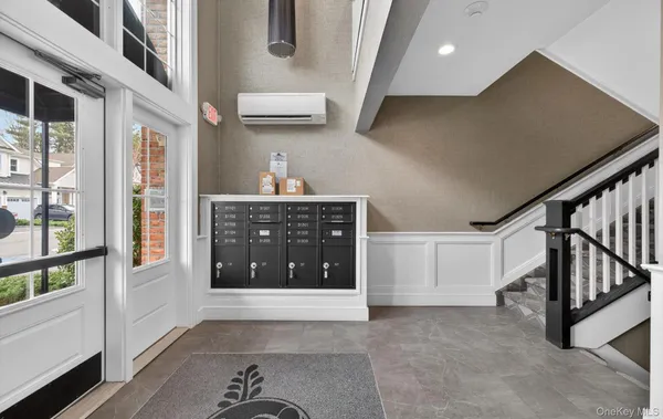 $1,150,000 | 31201 Spruce Pond Circle, Plainview, NY 11803