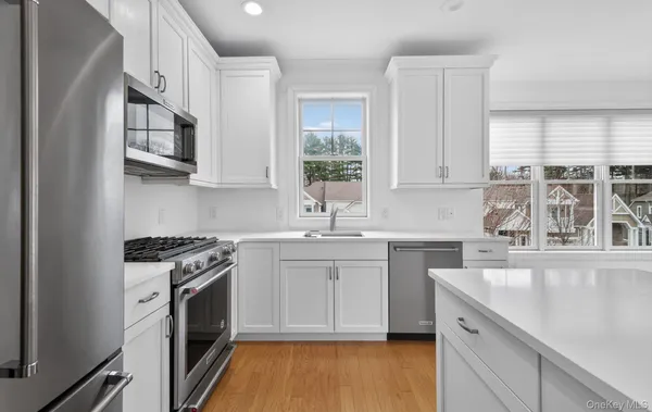 $1,150,000 | 31201 Spruce Pond Circle, Plainview, NY 11803