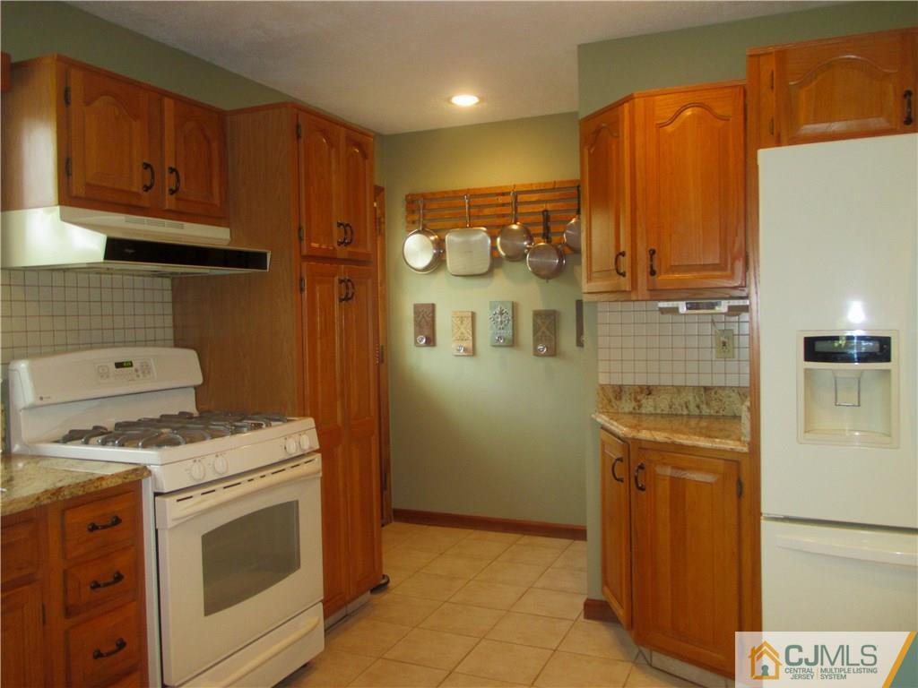 4 Moline Road East Brunswick, NJ 08816 - Photo 10 of 25 Gallery Image 10