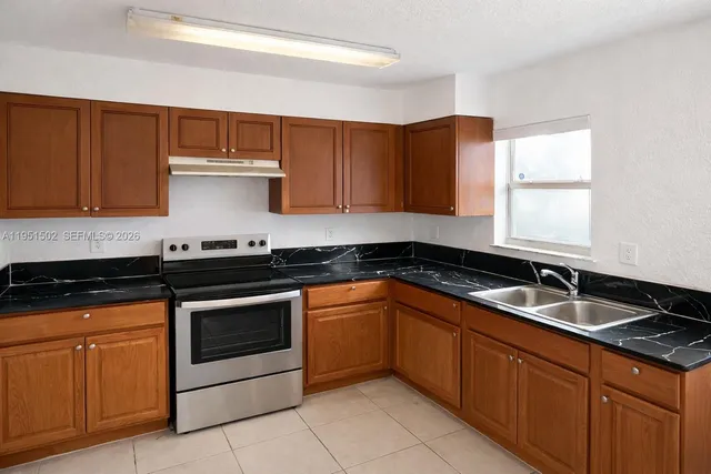 $3,000 | 2752 Northwest 131st Street, Unit 2752, Opa-Locka, FL 33054