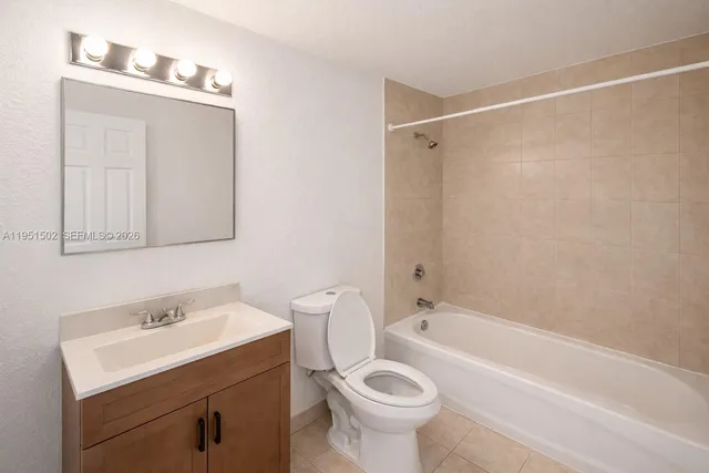 $3,000 | 2752 Northwest 131st Street, Unit 2752, Opa-Locka, FL 33054