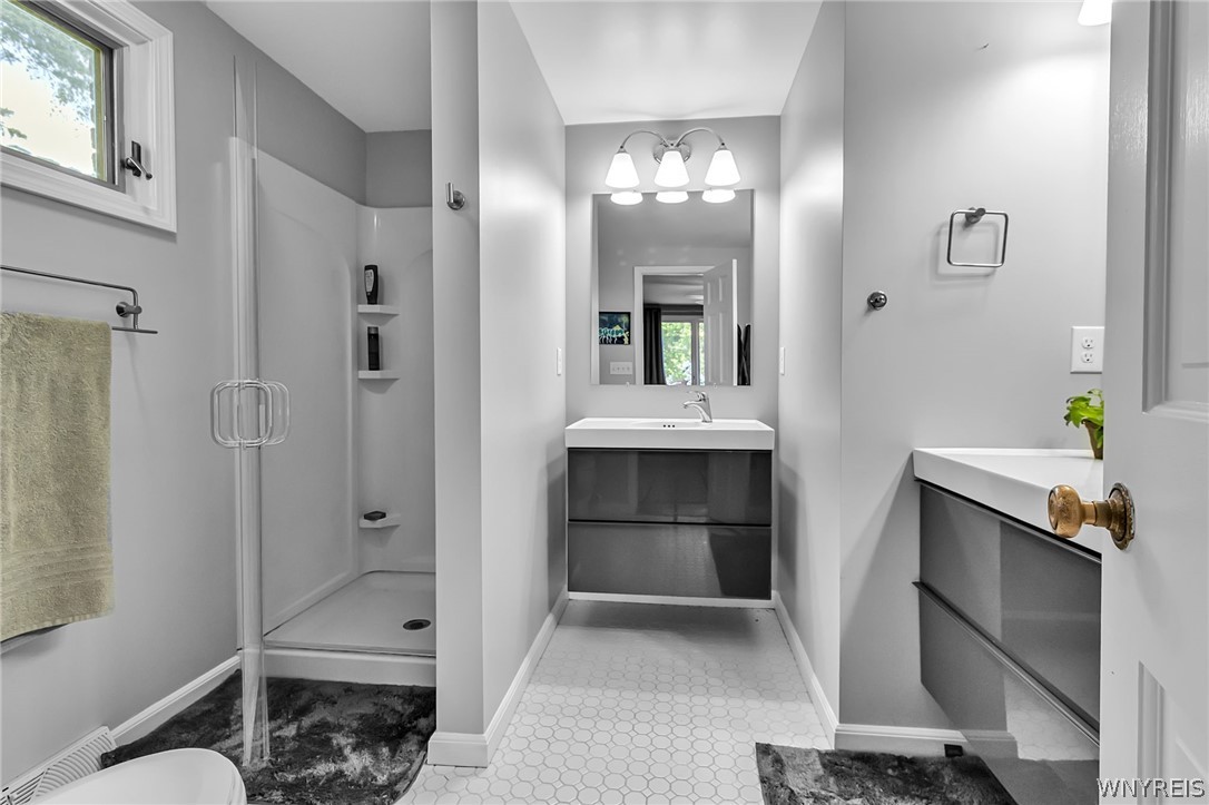 10200 Lapp Road Clarence, NY 14032 - Photo 23 of 50 1st Floor Primary bedroom Bath