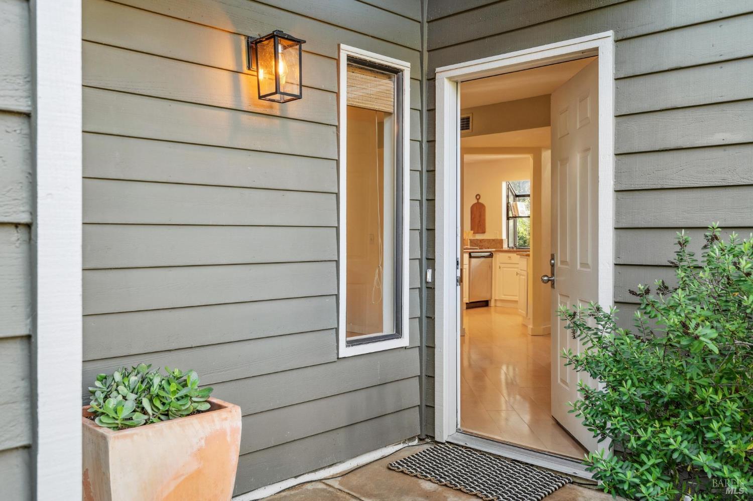 5 Creekside Drive San Rafael, CA 94903 - Photo 5 of 64