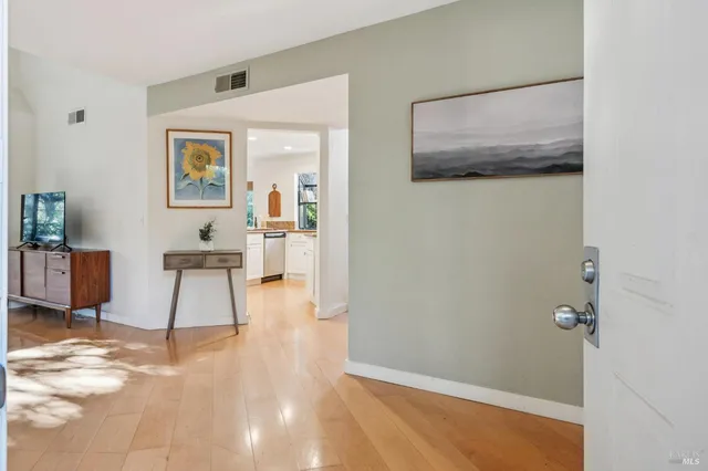 $1,499,000 | 5 Creekside Drive, San Rafael, CA 94903