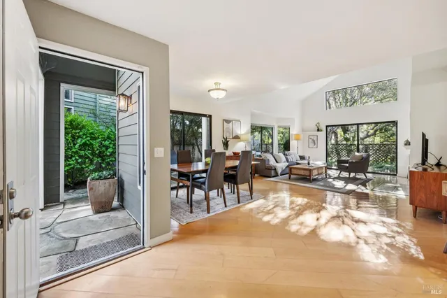 $1,499,000 | 5 Creekside Drive, San Rafael, CA 94903