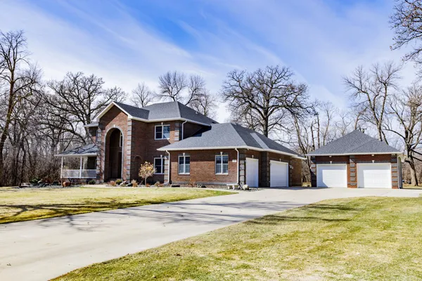 $1,375,000 | 249 Chestnut Drive, Horace, ND 58047
