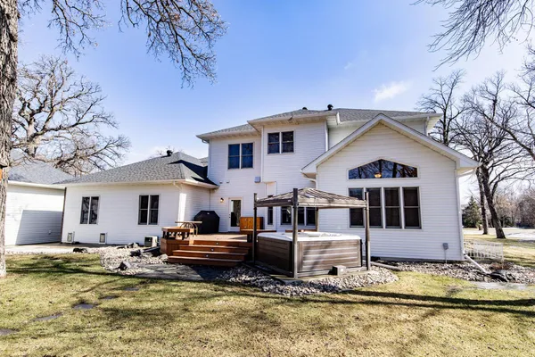 $1,375,000 | 249 Chestnut Drive, Horace, ND 58047