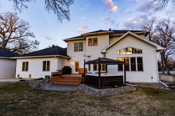 $1,375,000 | 249 Chestnut Drive, Horace, ND 58047