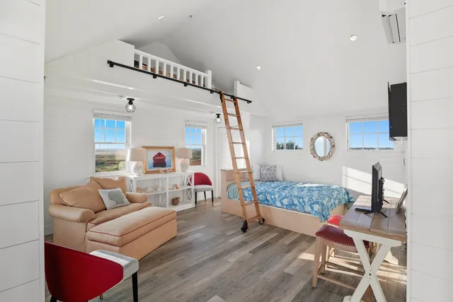 $9,995,000 | 56 R Madequecham Valley Road, Nantucket, MA 02554