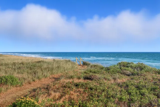 $9,995,000 | 56 R Madequecham Valley Road, Nantucket, MA 02554