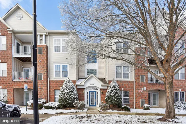 $380,000 | 2506 Amber Orchard Court West, Unit 302, Odenton, MD 21113
