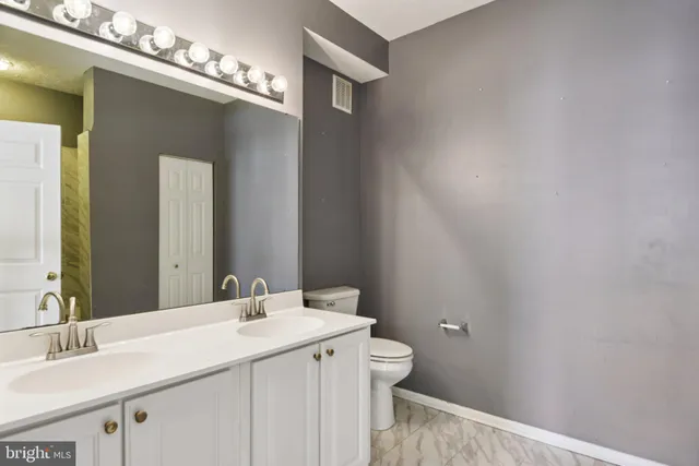 $380,000 | 2506 Amber Orchard Court West, Unit 302, Odenton, MD 21113