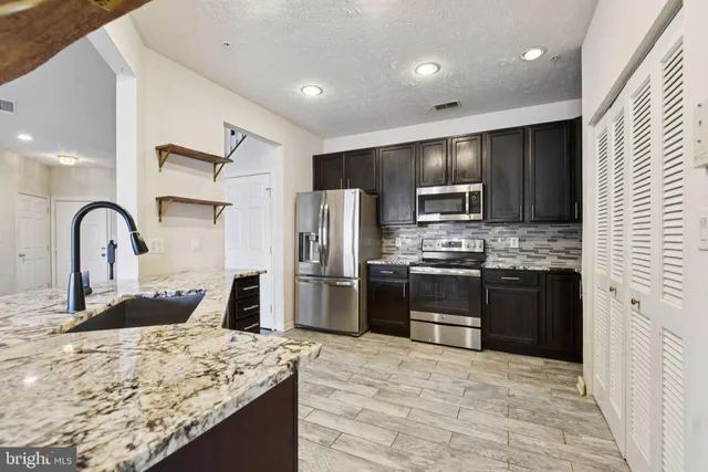 $380,000 | 2506 Amber Orchard Court West, Unit 302, Odenton, MD 21113