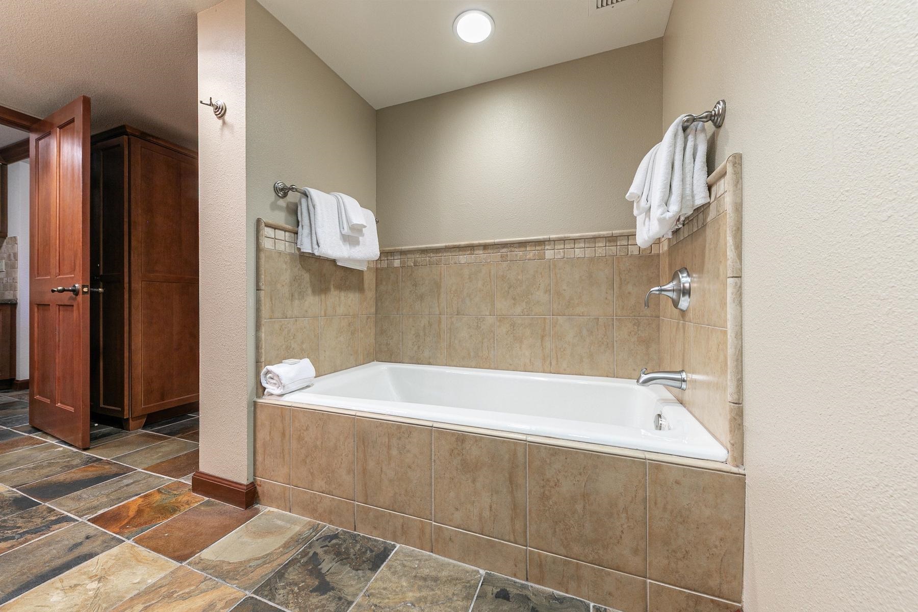 400 Resort Road, Unit 208 Olympic Valley, CA 96146 - Photo 20 of 28