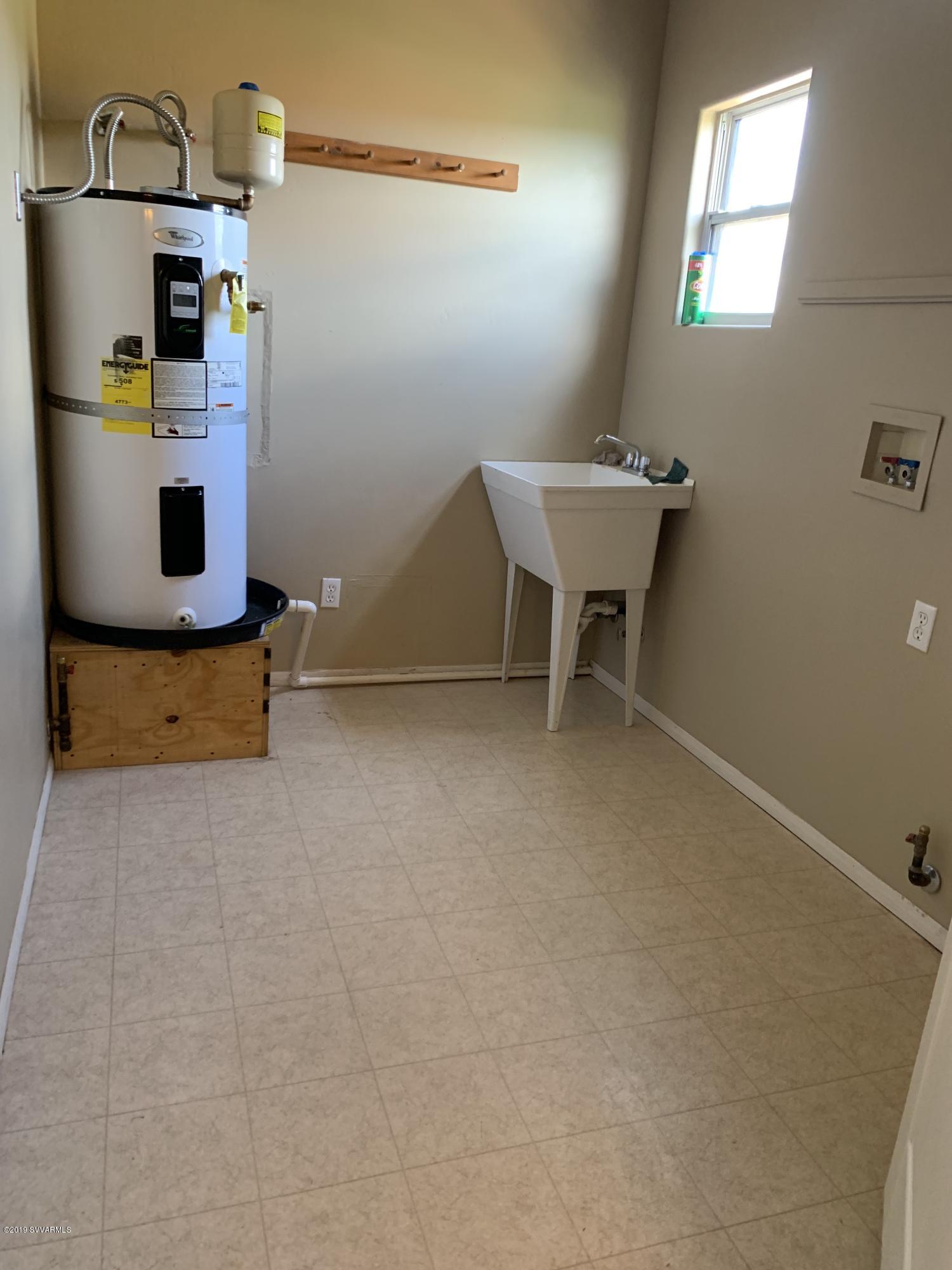 4485 Eagle Circle Rimrock, AZ 86335 - Photo 31 of 54 Laundry Room