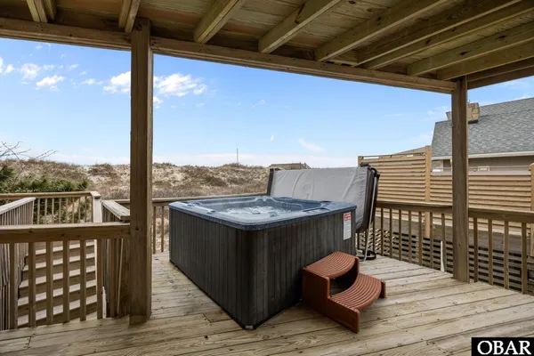 $1,600,000 | 605 Saltspray Court, Corolla, NC 27927