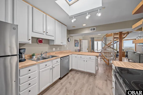 $1,600,000 | 605 Saltspray Court, Corolla, NC 27927