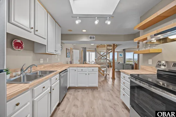 $1,600,000 | 605 Saltspray Court, Corolla, NC 27927