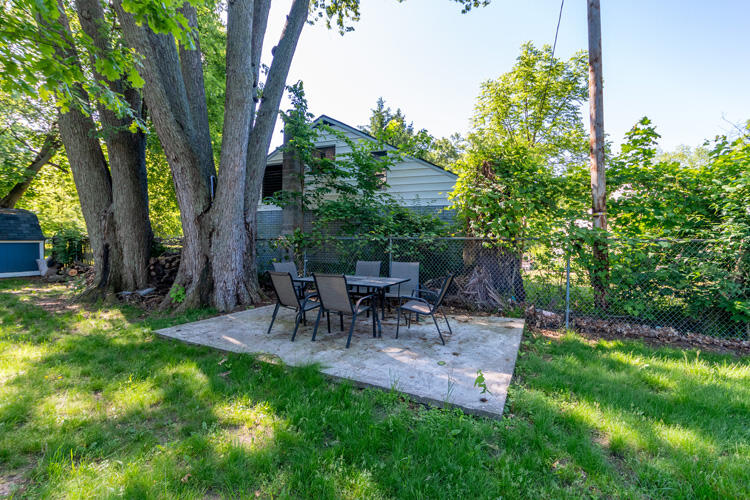 409 East Michigan Avenue Three Rivers, MI 49093 - Photo 25 of 38 409 E Michigan 3 Rivers Yard 5