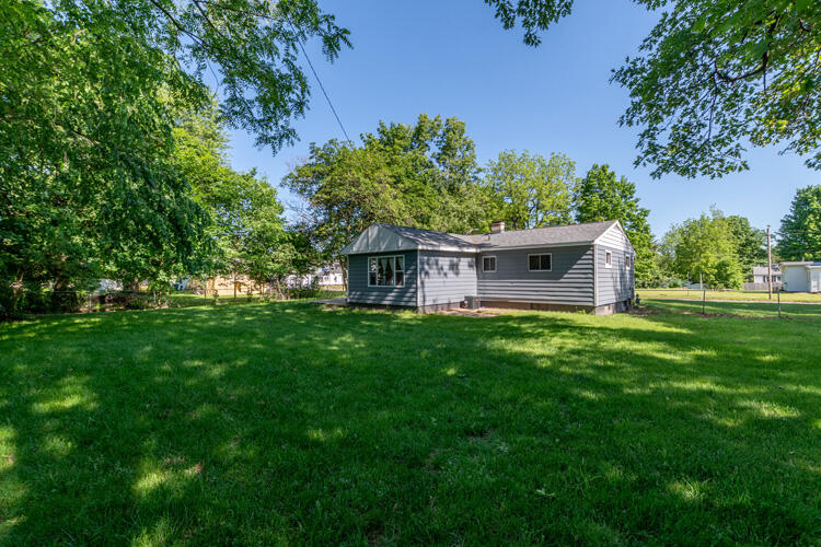 409 East Michigan Avenue Three Rivers, MI 49093 - Photo 28 of 38 409 E Michigan 3 Rivers Yard 4