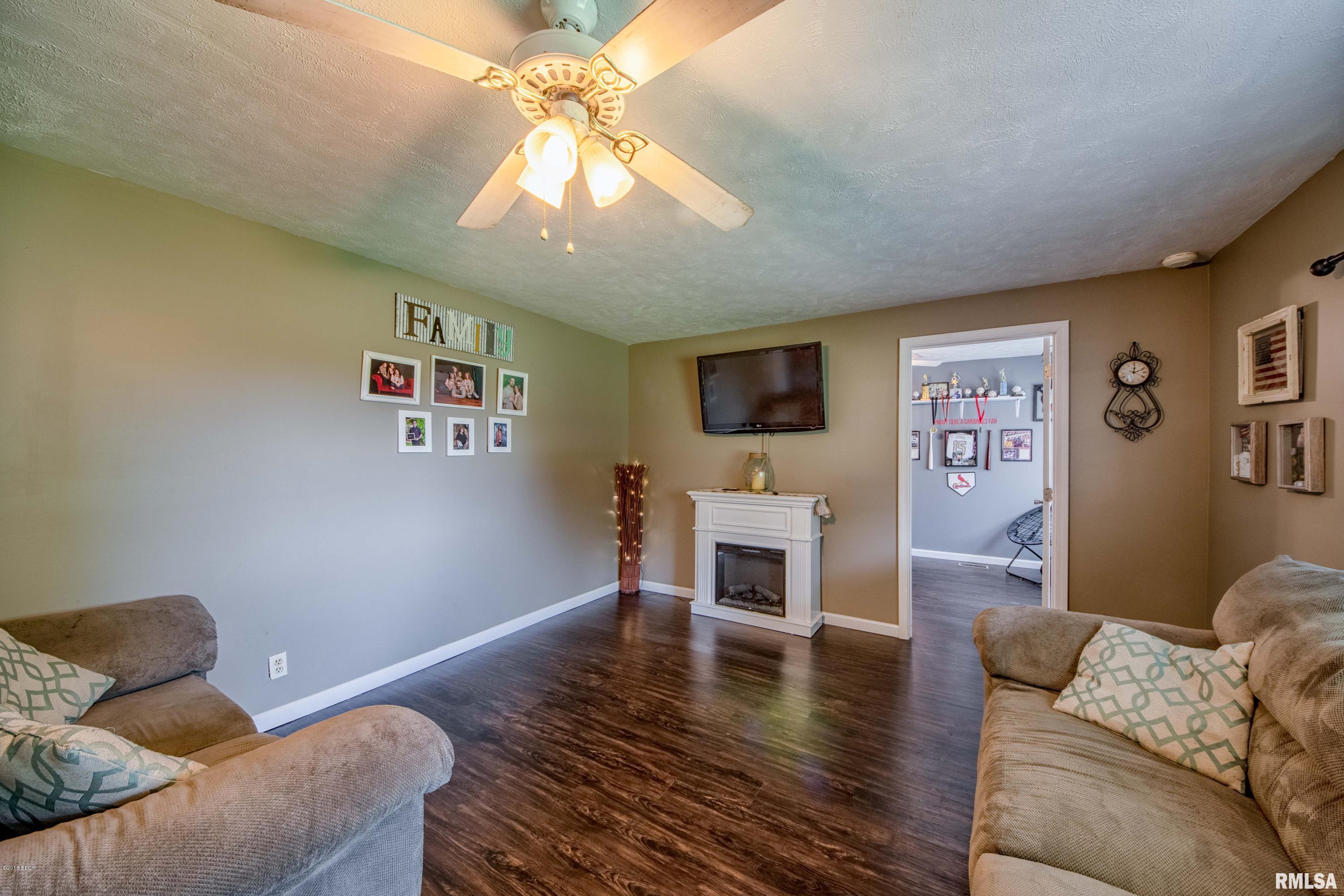 13319 Cruse Road Carterville, IL 62918 - Photo 8 of 26 Gallery Image 8