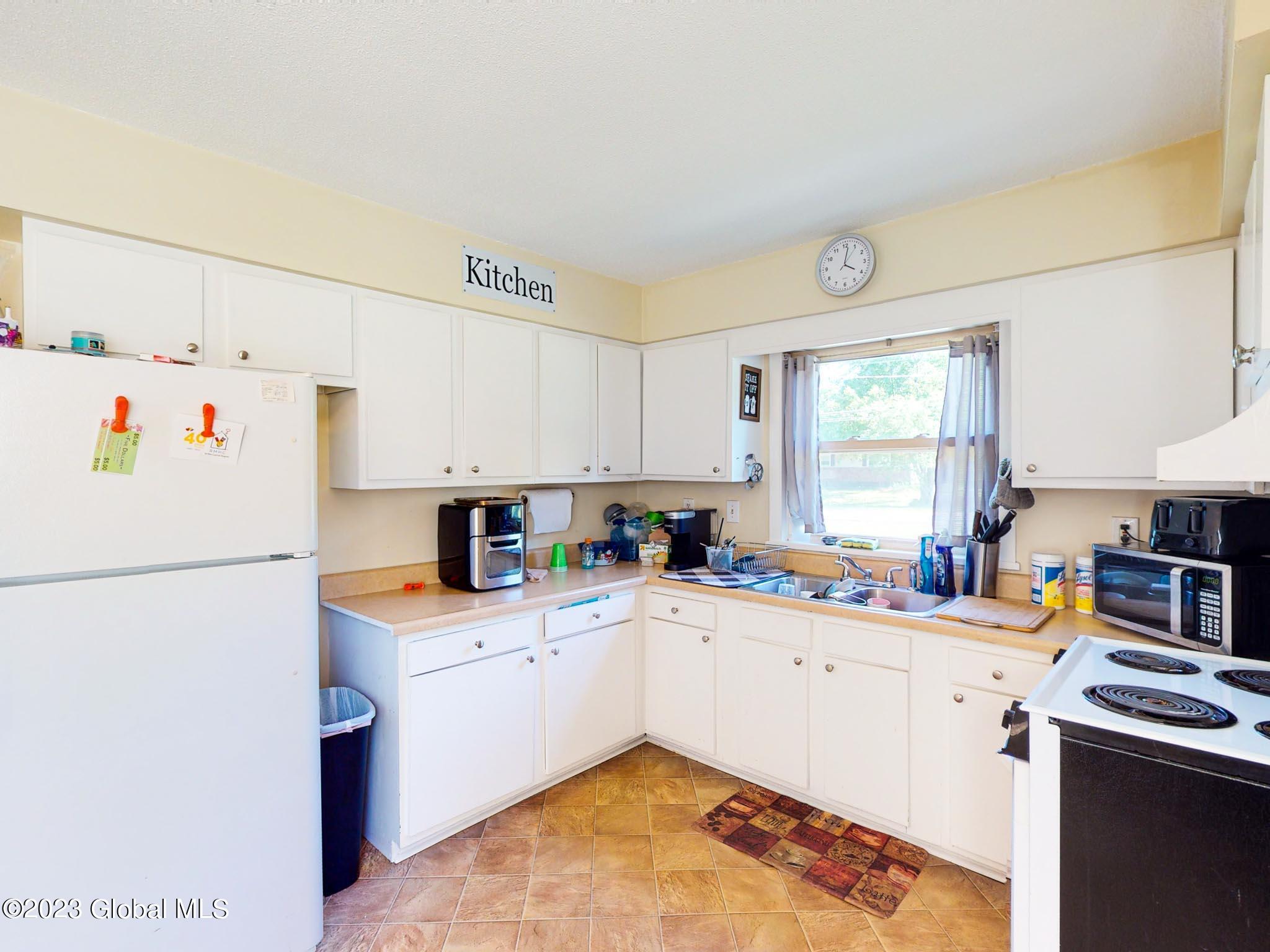 99-101 Vosburgh Road Halfmoon, NY 12118 - Photo 7 of 18 KITCHEN2