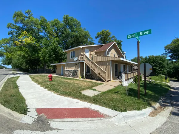 $975,000 | 5645 East Grand River Avenue, Howell, MI 48843