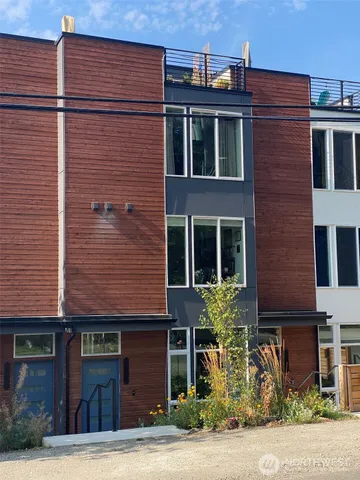 $2,850 | 13735 35th Avenue Northeast, Unit B, Seattle, WA 98125